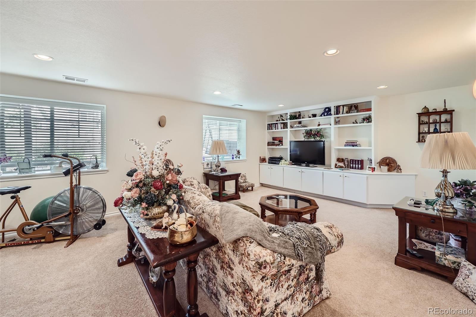 5401 Cloverbrook Circle Highlands Ranch, CO 80130 - Photo 13 of 16 Gallery Image 13