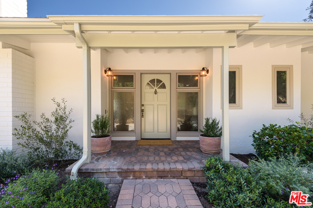 13340 Chalon Road Los Angeles, CA 90049 - Photo 2 of 22 Gallery Image 2