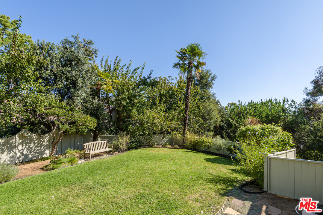 13340 Chalon Road Los Angeles, CA 90049 - Photo 3 of 22 Gallery Image 3