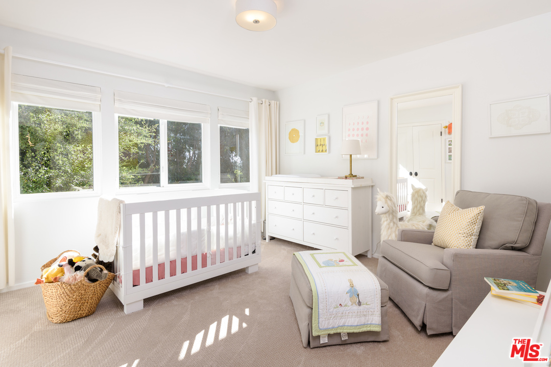 13340 Chalon Road Los Angeles, CA 90049 - Photo 21 of 22 Gallery Image 21