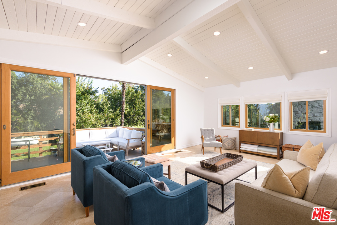 13340 Chalon Road Los Angeles, CA 90049 - Photo 5 of 22 Gallery Image 5