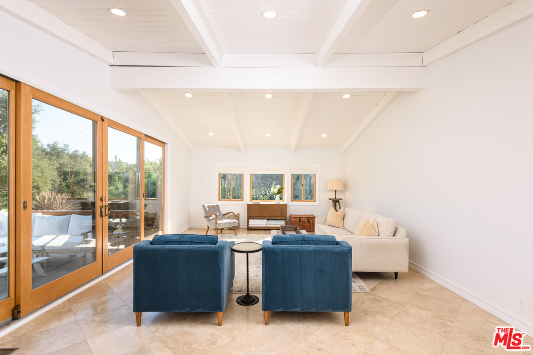 13340 Chalon Road Los Angeles, CA 90049 - Photo 7 of 22 Gallery Image 7