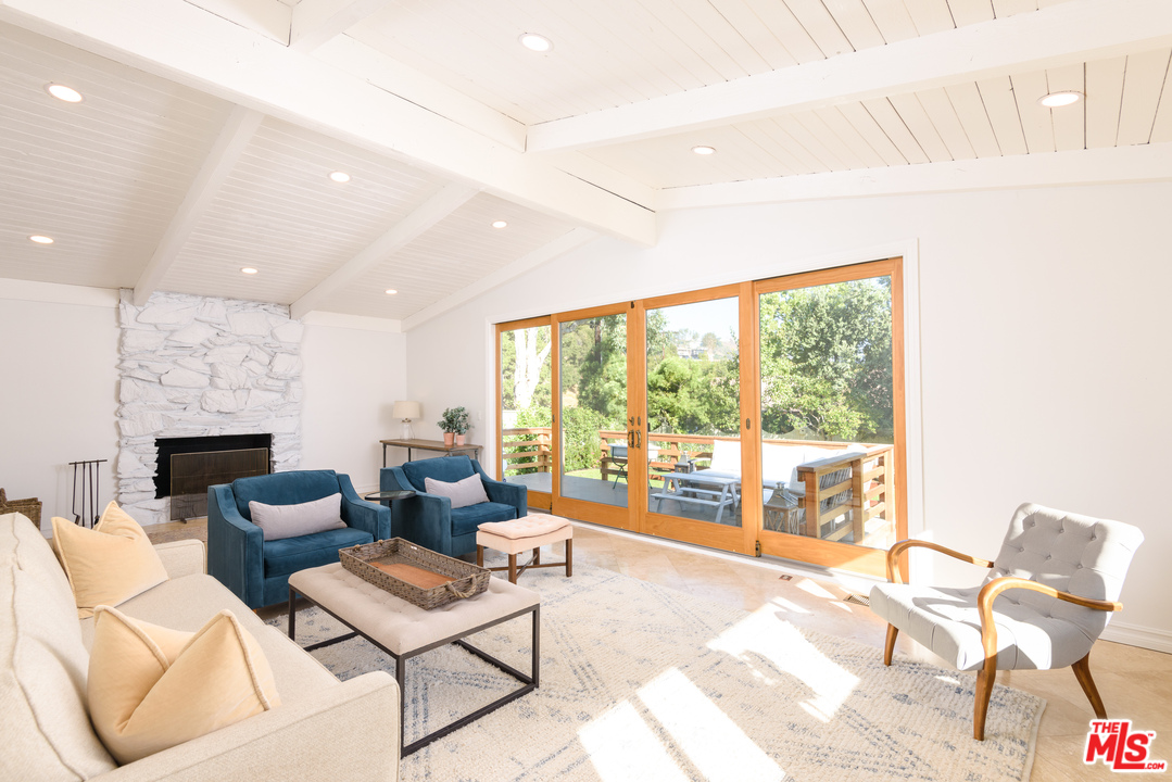 13340 Chalon Road Los Angeles, CA 90049 - Photo 8 of 22 Gallery Image 8
