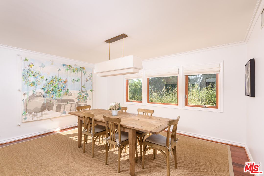 13340 Chalon Road Los Angeles, CA 90049 - Photo 10 of 22 Gallery Image 10