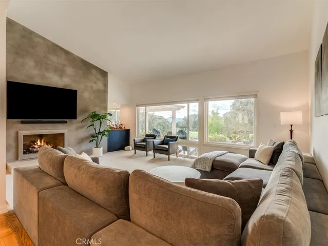 $960,000 | 372 Oak Hill Drive, Lompoc, CA 93436