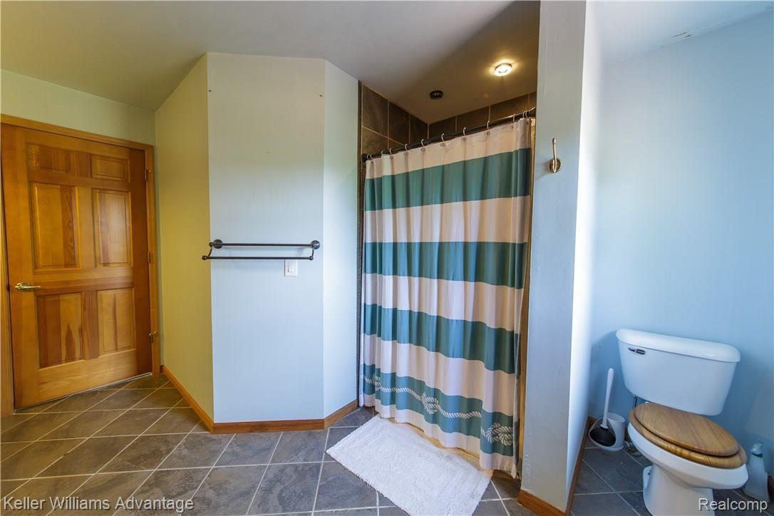 10547 North Territorial Road Dexter, MI 48130 - Photo 22 of 45 N Territorial_10547_MasterBathroom_03.jpg