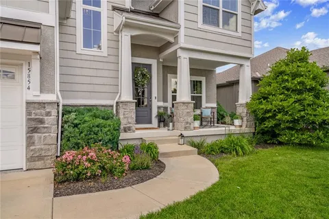 $875,000 | 15854 West 165th Terrace, Olathe, KS 66062