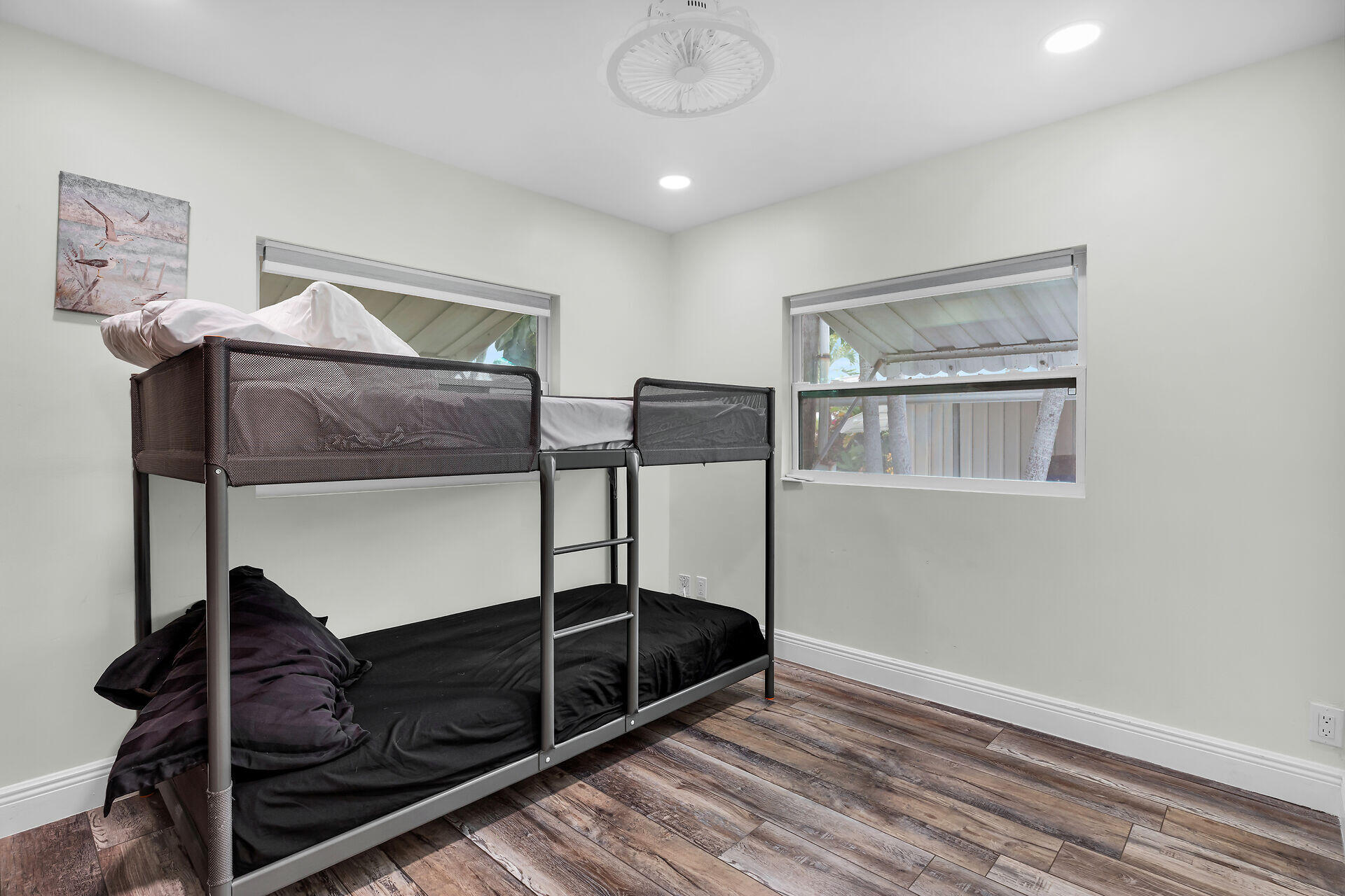 7 Avenue D Key Largo, FL 33037 - Photo 26 of 36 a living room with furniture