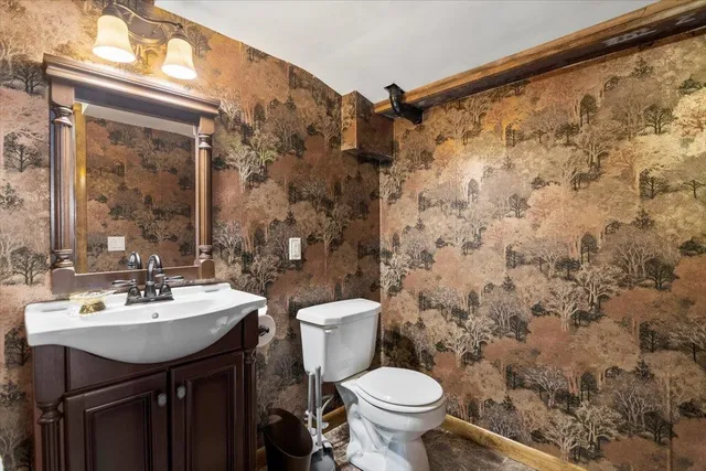 $1,190,000 | 2001 Depot Street, Manchester, VT 05255