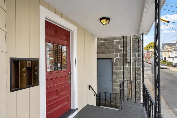 $3,100 | 54 Bonair Street, Unit 3A, Somerville, MA 02145