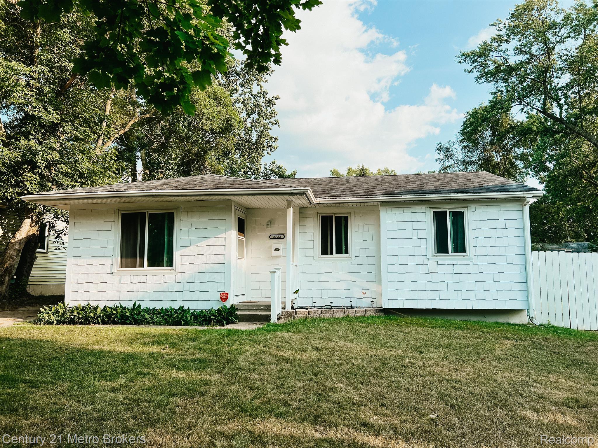 2732 Tiptree Path Flint, MI 48506 - Photo 1 of 17 Front