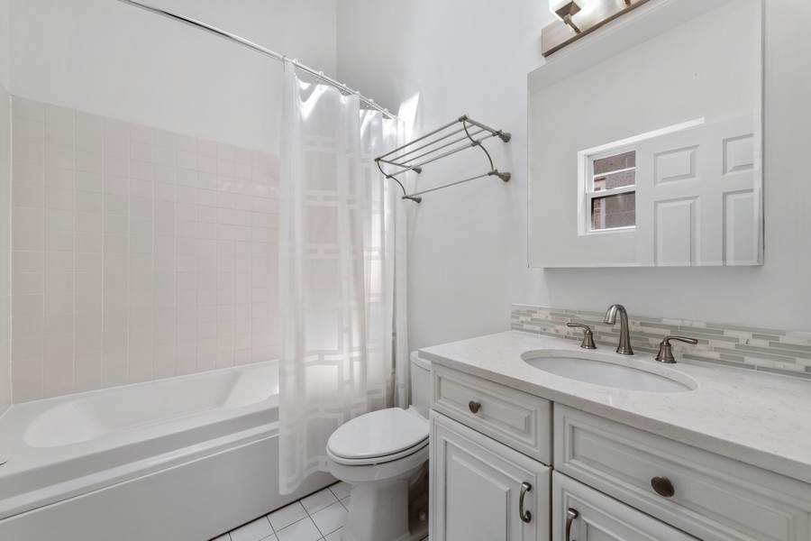 1044 West Fulton Street, Unit 4 Chicago, IL 60607 - Photo 11 of 18