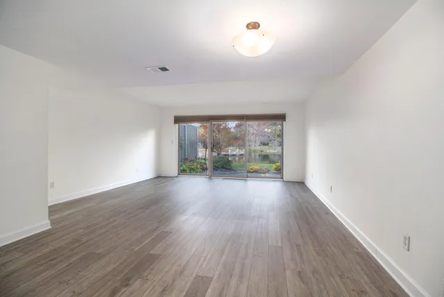 $2,225 | 614 Peninsula Court, Ann Arbor, MI 48105