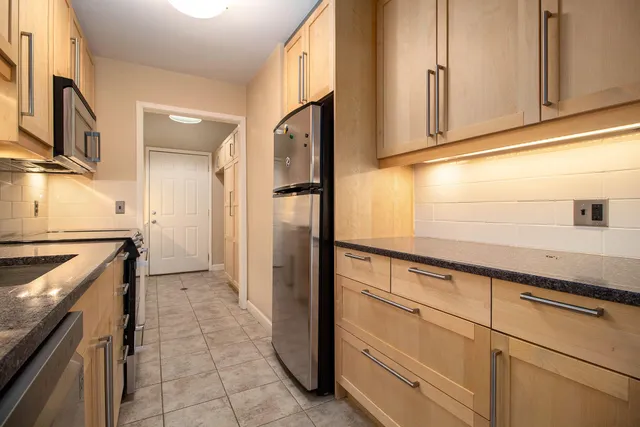 $2,225 | 614 Peninsula Court, Ann Arbor, MI 48105