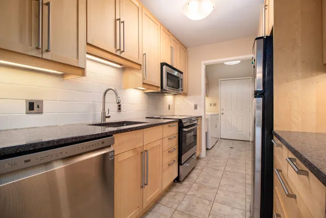 $2,225 | 614 Peninsula Court, Ann Arbor, MI 48105