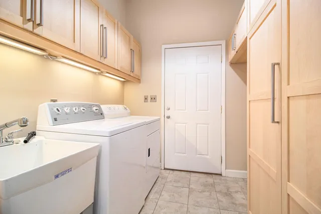 $2,225 | 614 Peninsula Court, Ann Arbor, MI 48105