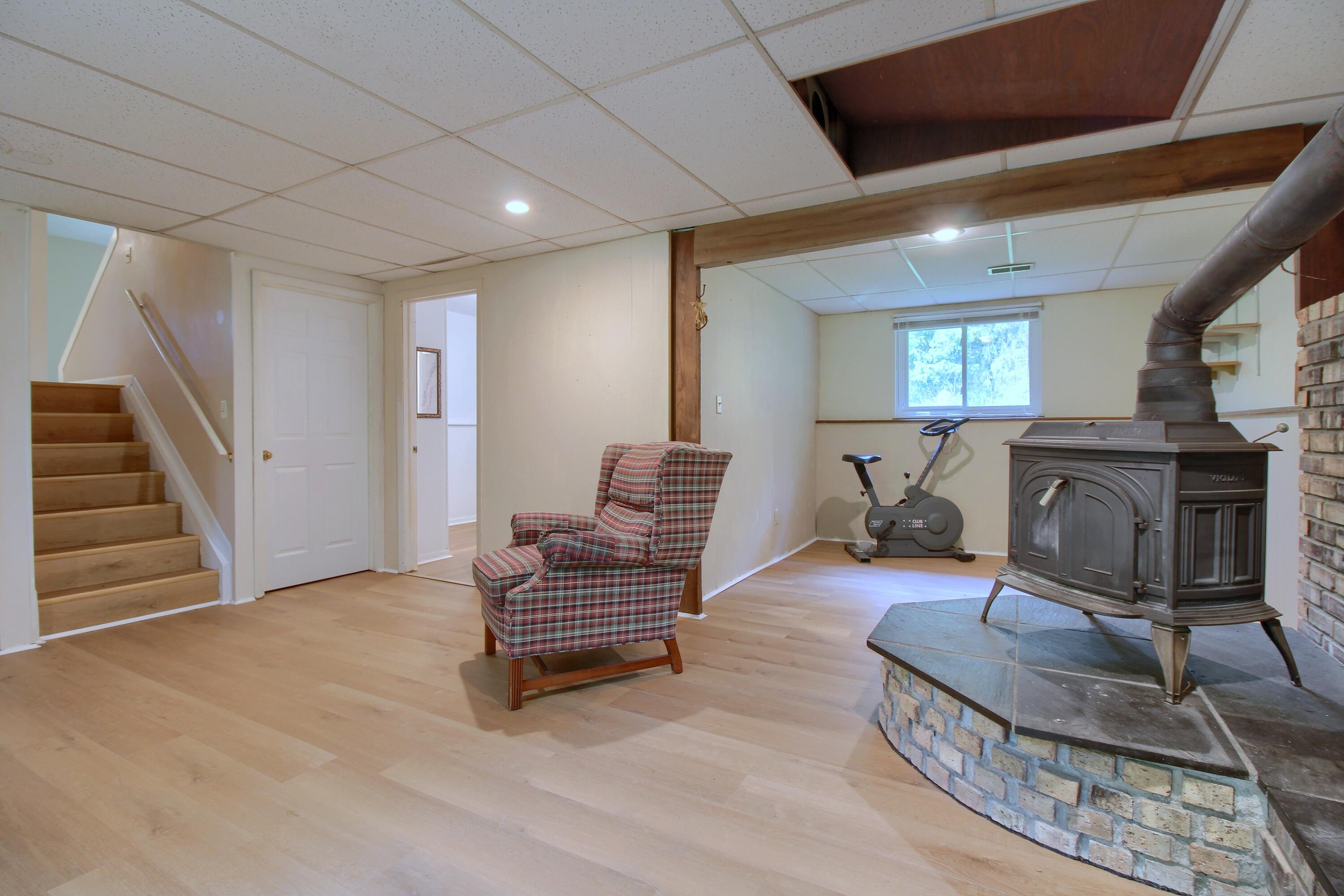 39 Judd Road Milan, MI 48160 - Photo 17 of 32 Family-Room-2nd-View