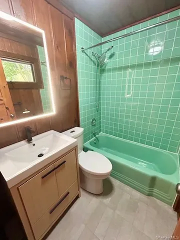 $5,500 | 272 Drake Road, Pleasant Valley, NY 12569