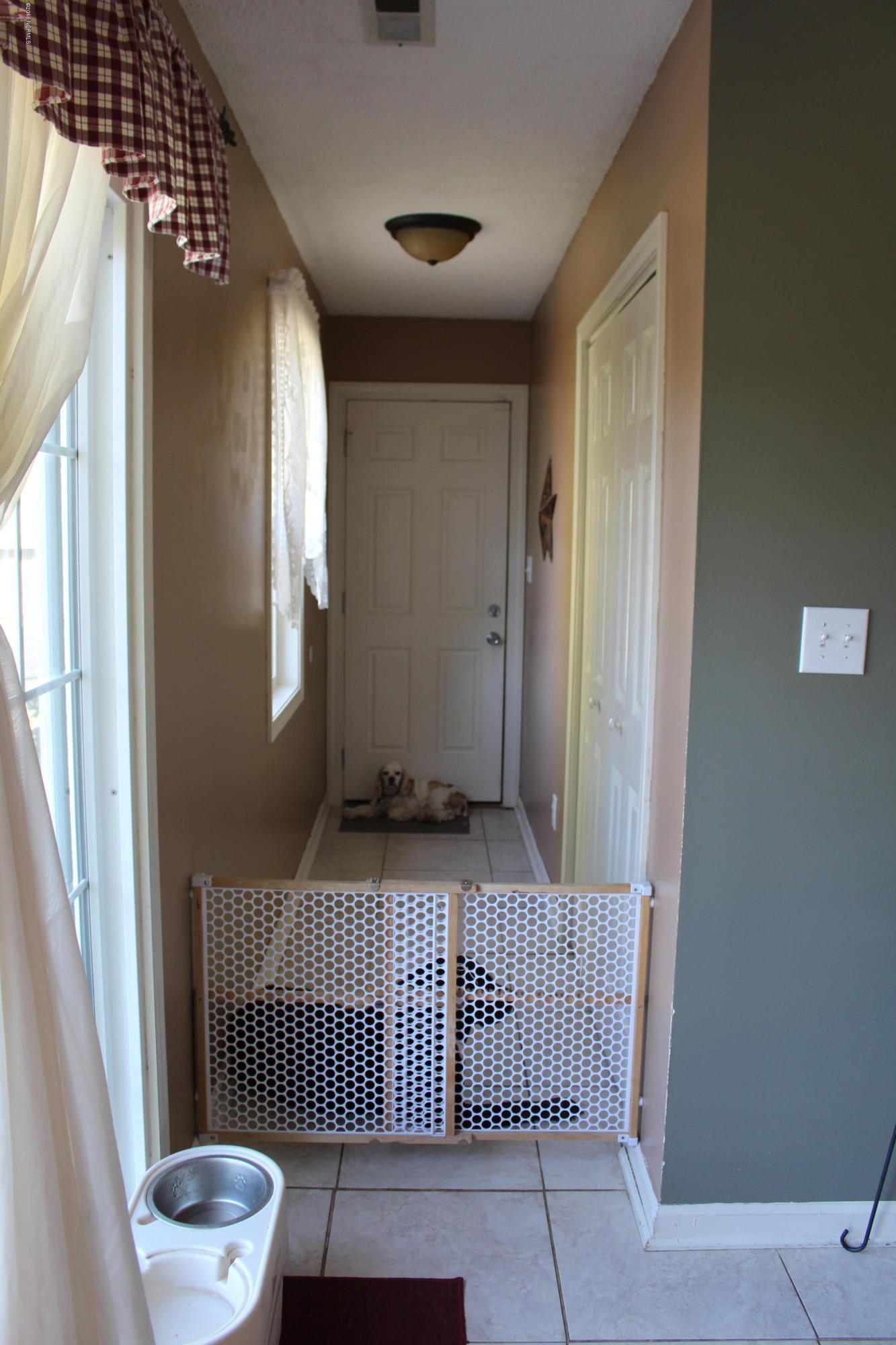 287 Parnell Road Hubert, NC 28539 - Photo 15 of 41 Hall way to Garage