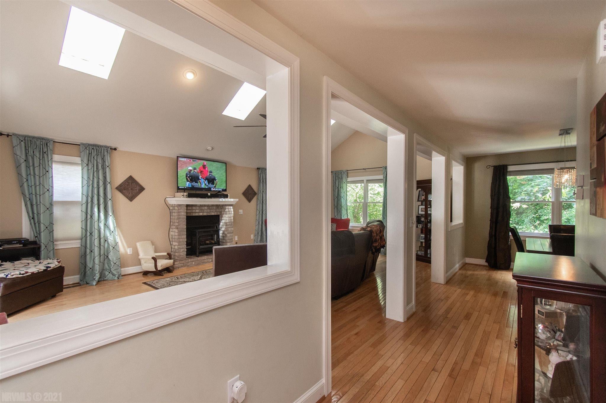 7425 River Bluff Road Radford, VA 24141 - Photo 5 of 51 Gallery Image 5