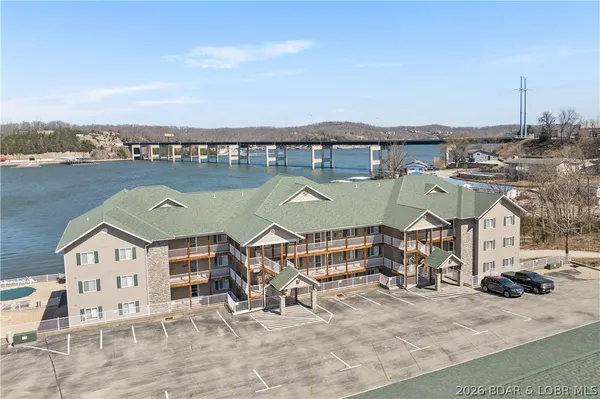$322,000 | 245 Plaza Beach Road, Unit 2B, Camdenton, MO 65020
