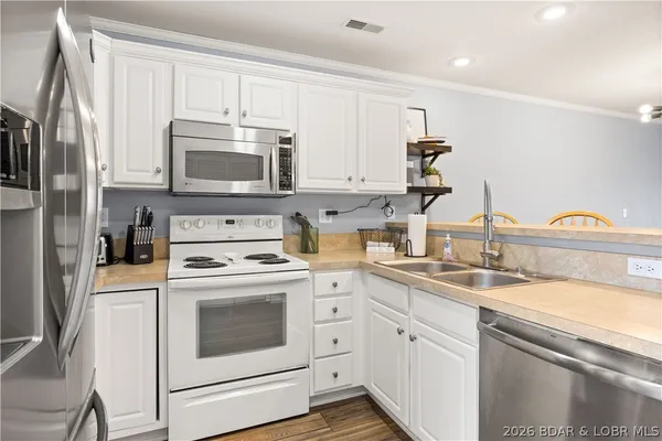 $322,000 | 245 Plaza Beach Road, Unit 2B, Camdenton, MO 65020