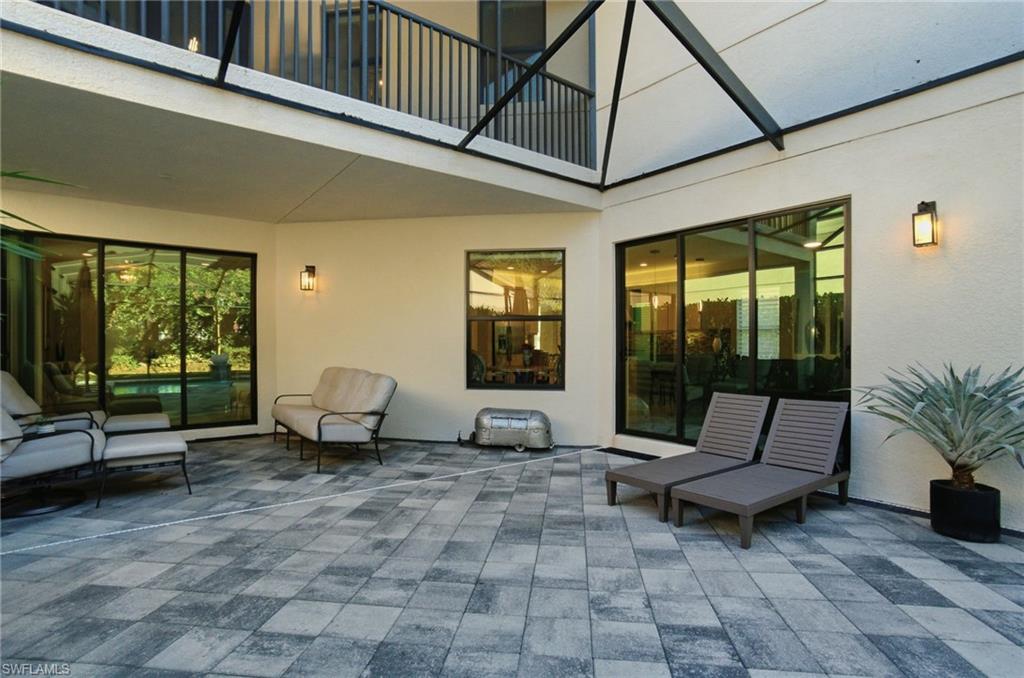 4654 Kensington Circle Naples, FL 34119 - Photo 33 of 48