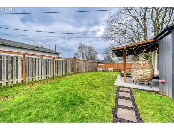 $365,000 | 1422 Southeast 169th Place, Portland, OR 97233