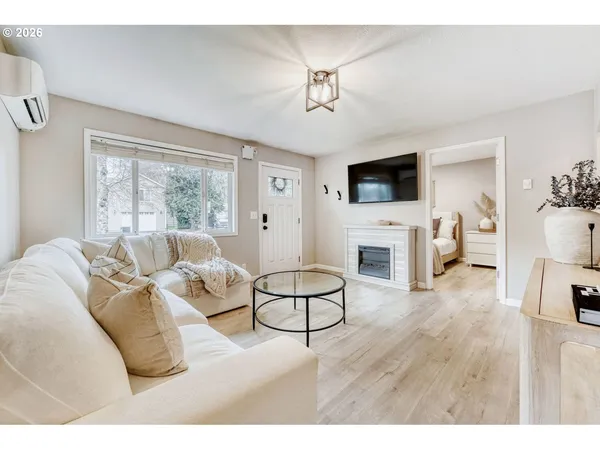 $365,000 | 1422 Southeast 169th Place, Portland, OR 97233