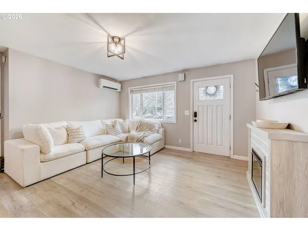 $365,000 | 1422 Southeast 169th Place, Portland, OR 97233