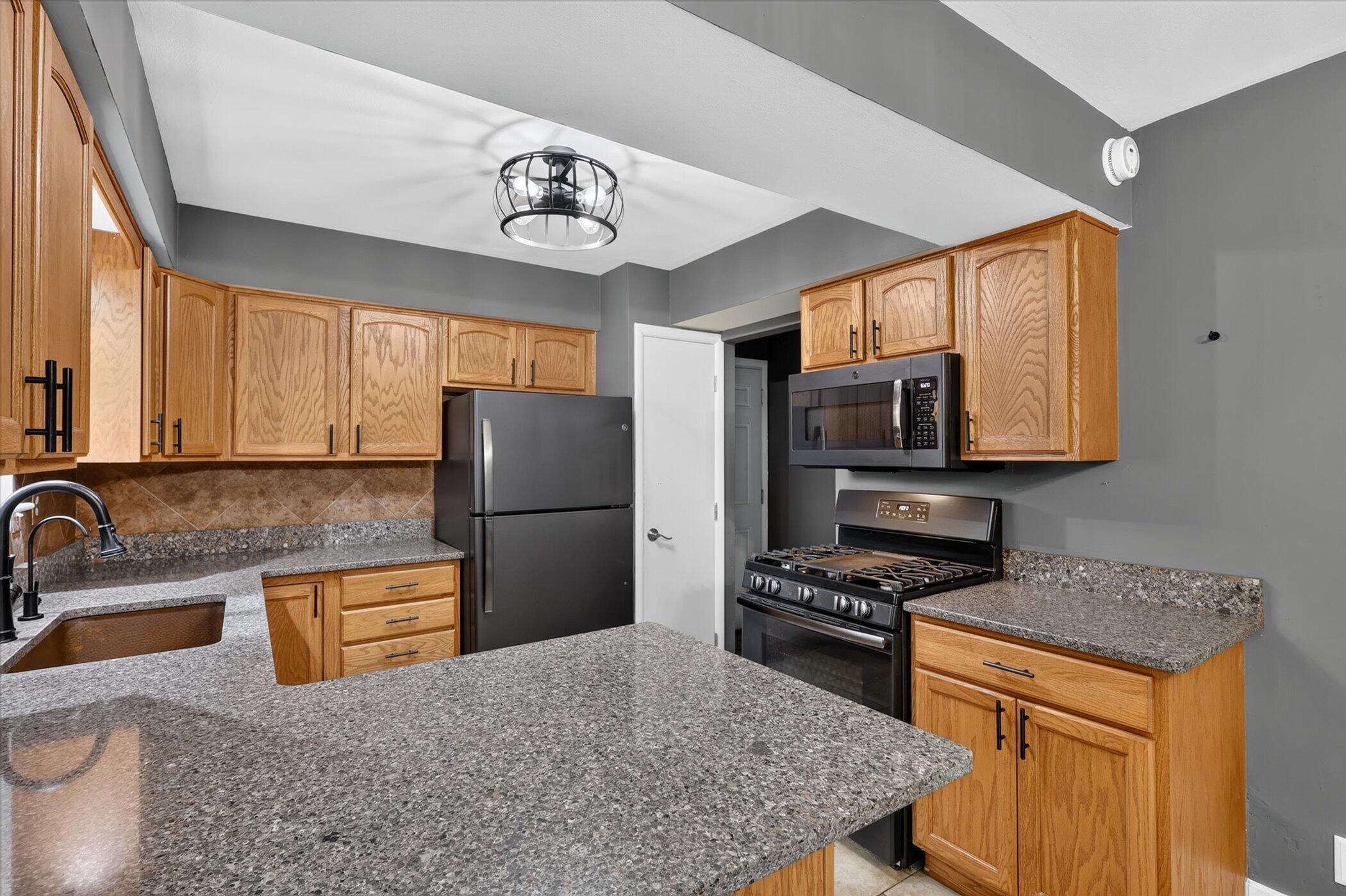 12043 South Sprinkle Road Vicksburg, MI 49097 - Photo 15 of 45 15-12043-S-Sprinkle-Rd-Windowstill