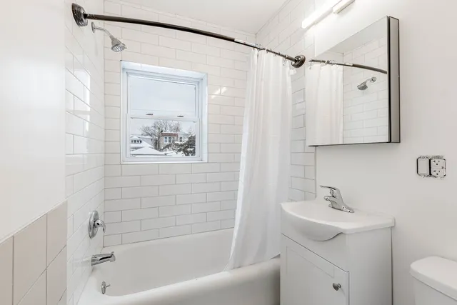 $1,200 | 5805 South Whipple Street, Unit 1, Chicago, IL 60629