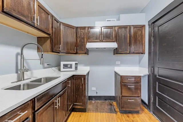 $1,200 | 5805 South Whipple Street, Unit 1, Chicago, IL 60629