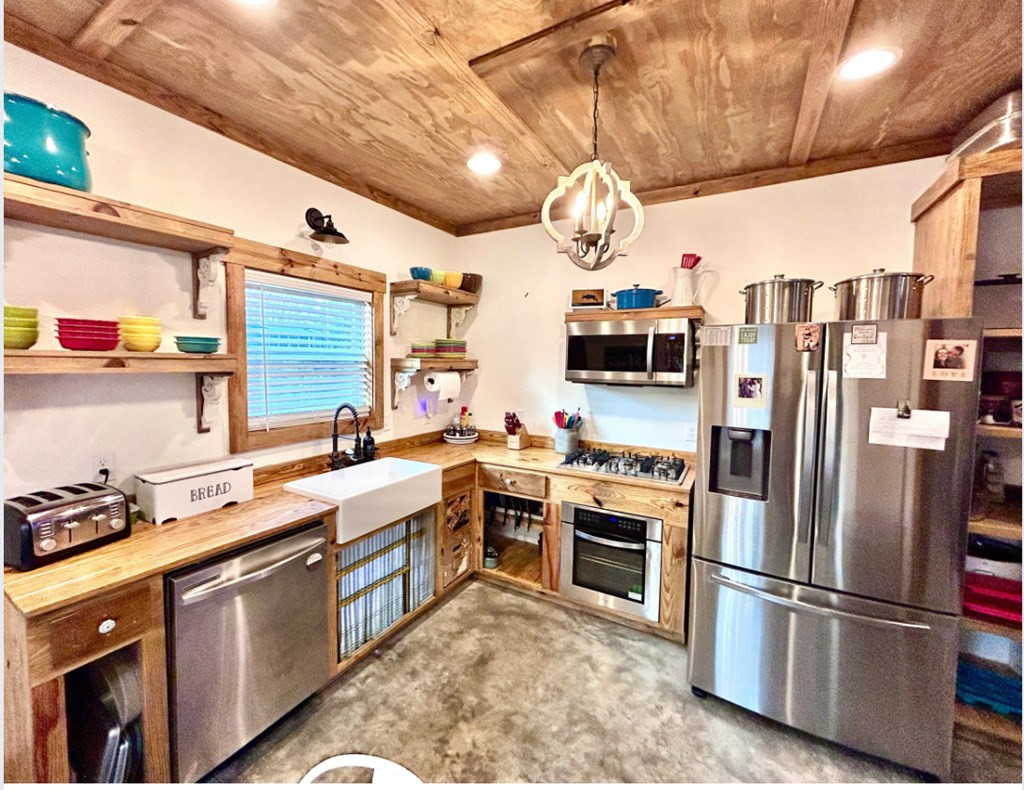 1702 Camp Shelor Road Manning, SC 29102 - Photo 11 of 28