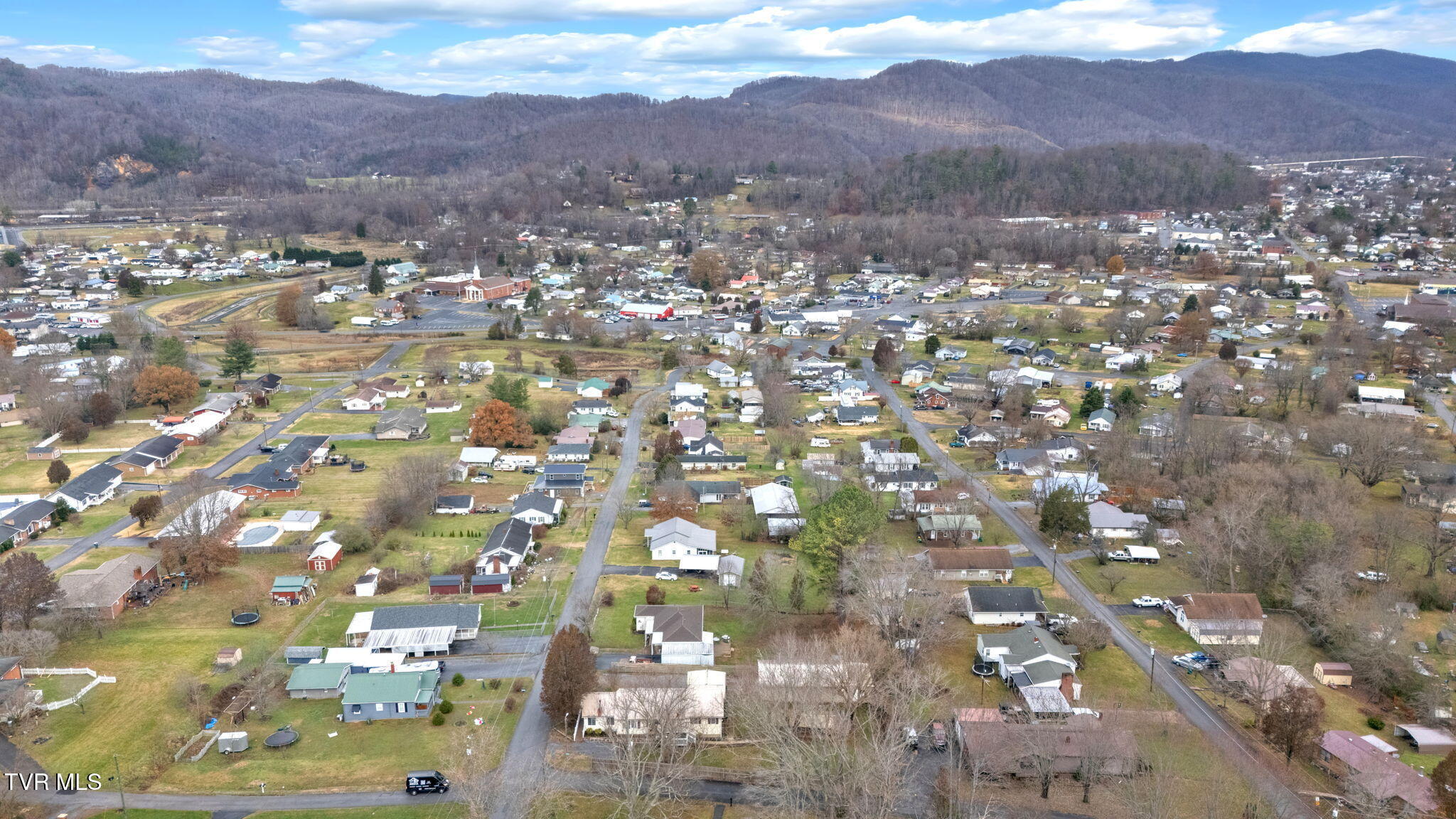 146 Luttrell Street Erwin, TN 37650 - Photo 43 of 49 8-web-or-mls-DJI_20241210093932_0031_D