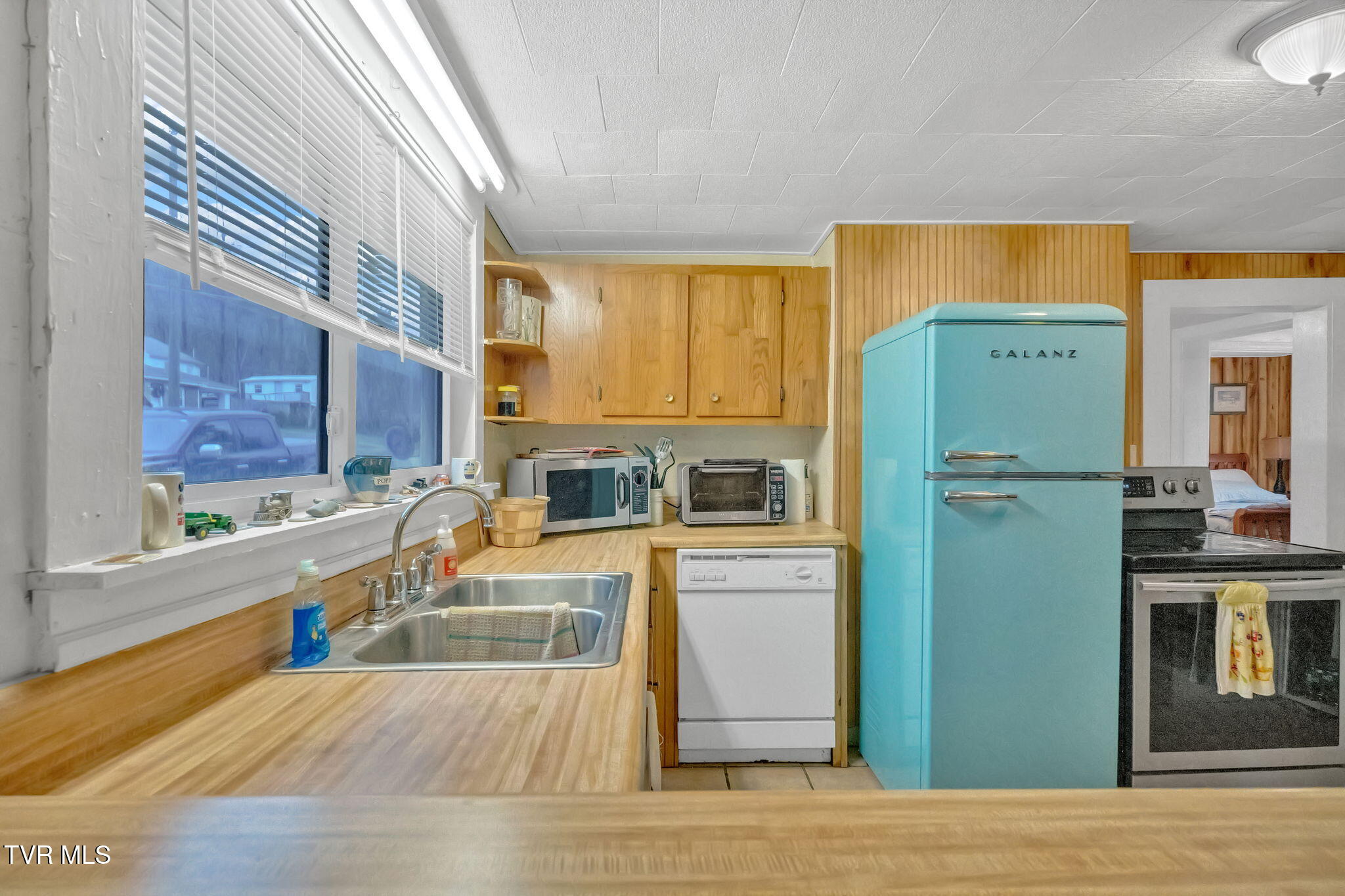 146 Luttrell Street Erwin, TN 37650 - Photo 6 of 49 Kitchen