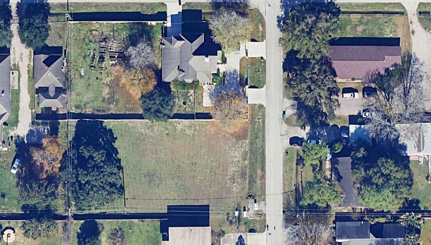 2209 Peppermill Road Houston, TX 77080 - Photo 3 of 5 an aerial view of waterside residential houses