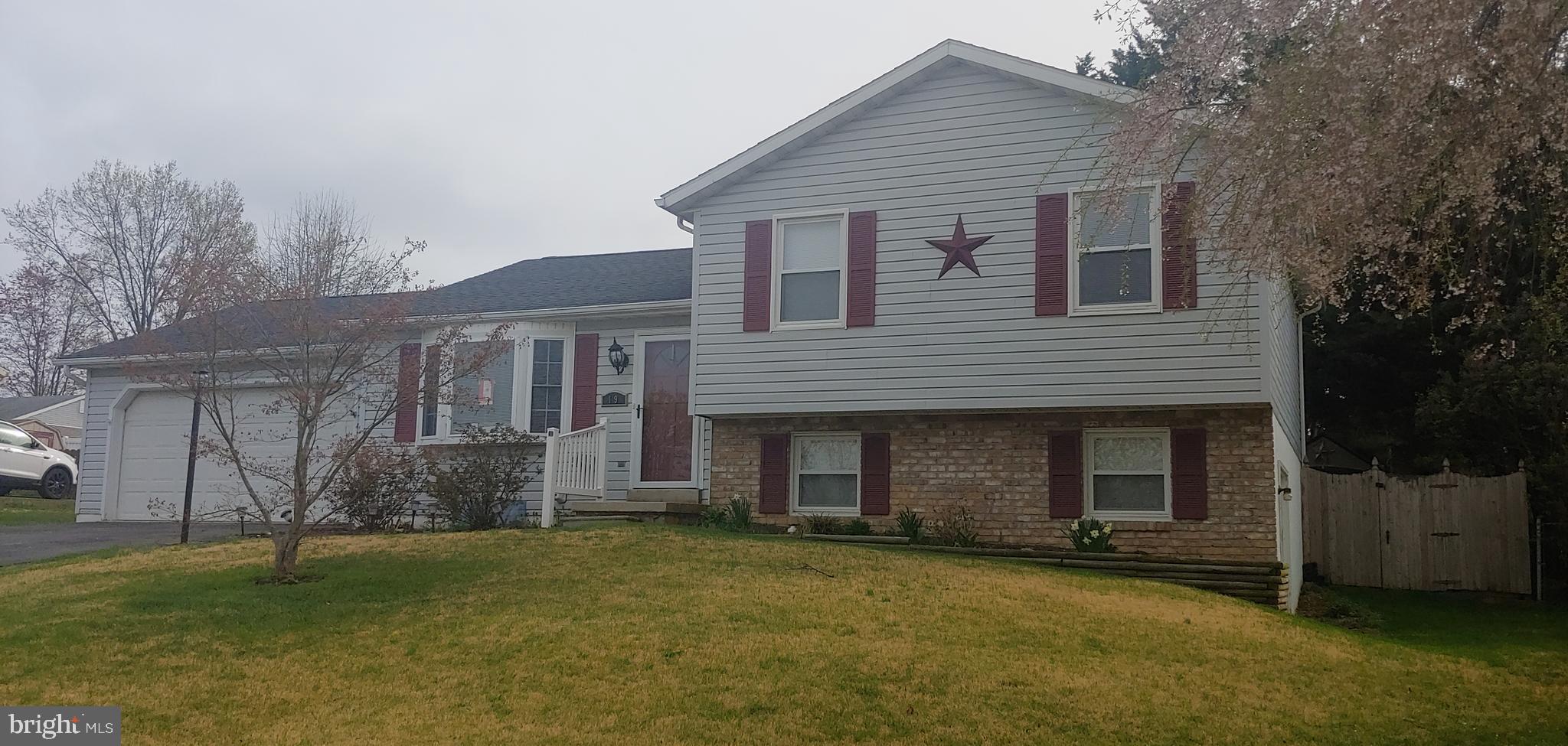 19 Allen Drive Hanover, PA 17331 - Photo 1 of 1 Gallery Image 1