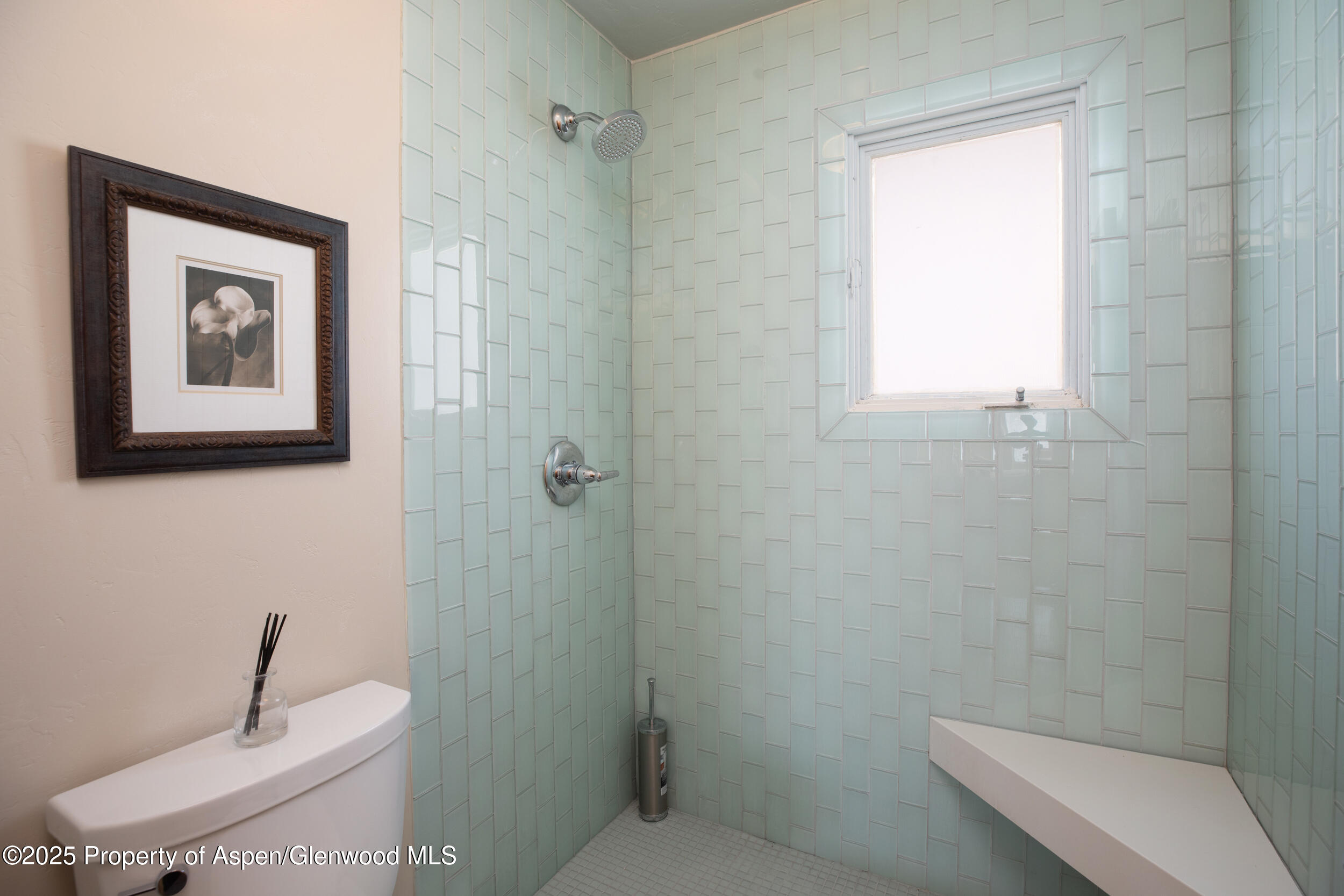 1880 Meadow Ridge Road, Unit 7 Vail, CO 81657 - Photo 6 of 12 2512_meadow_ridge_7_interior_bath01_b