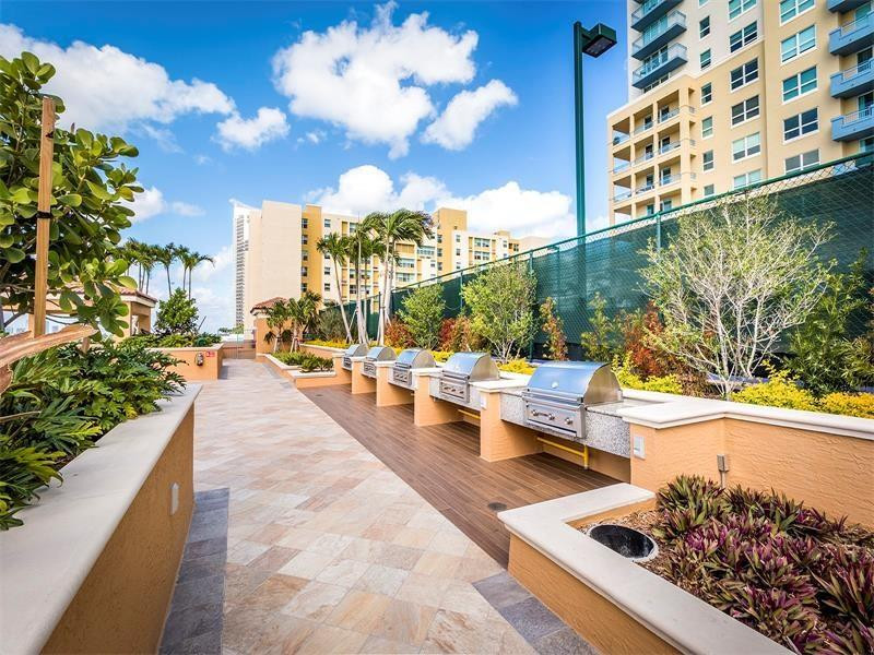 90 Alton Road, Unit 1403 Miami Beach, FL 33139 - Photo 12 of 31 Photo 12