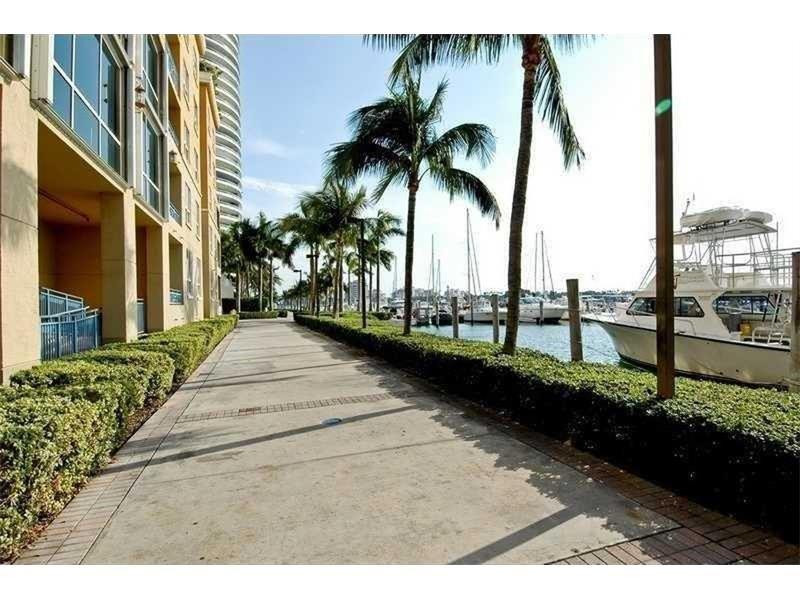 90 Alton Road, Unit 1403 Miami Beach, FL 33139 - Photo 18 of 31 Photo 18