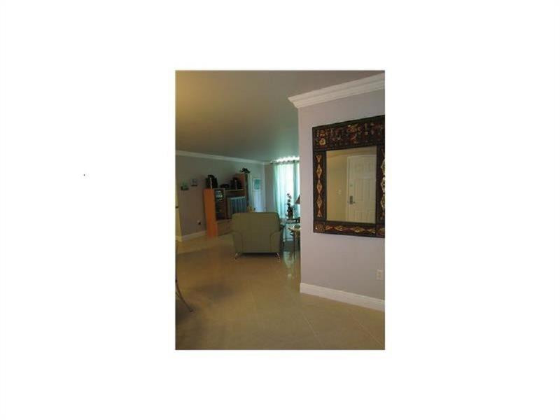 90 Alton Road, Unit 1403 Miami Beach, FL 33139 - Photo 29 of 31 Photo 29