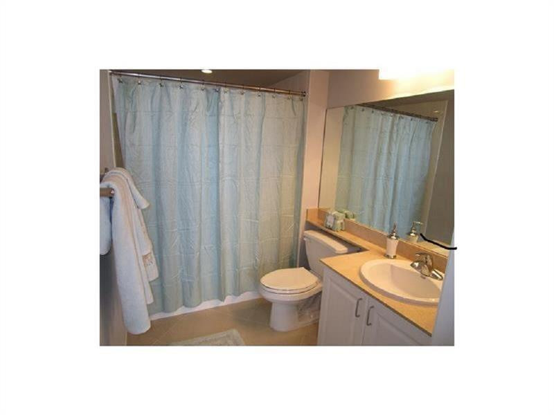 90 Alton Road, Unit 1403 Miami Beach, FL 33139 - Photo 30 of 31 Photo 30