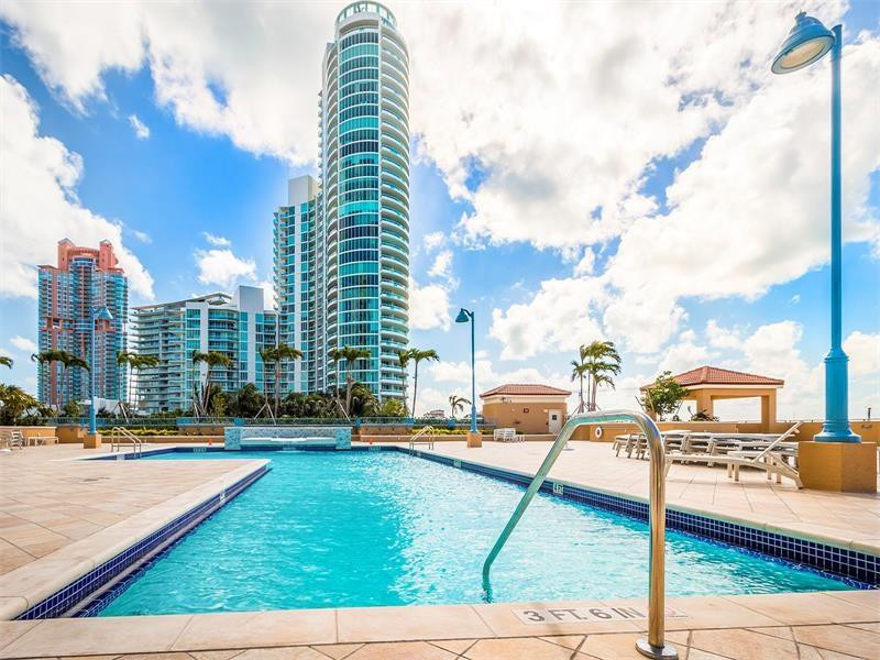90 Alton Road, Unit 1403 Miami Beach, FL 33139 - Photo 9 of 31 Photo 9