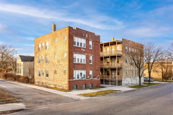 $2,500 | 843 East Marquette Road, Unit 2, Chicago, IL 60637