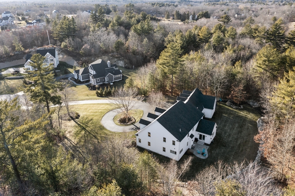 36 Field Circle Wrentham, MA 02093 - Photo 4 of 42