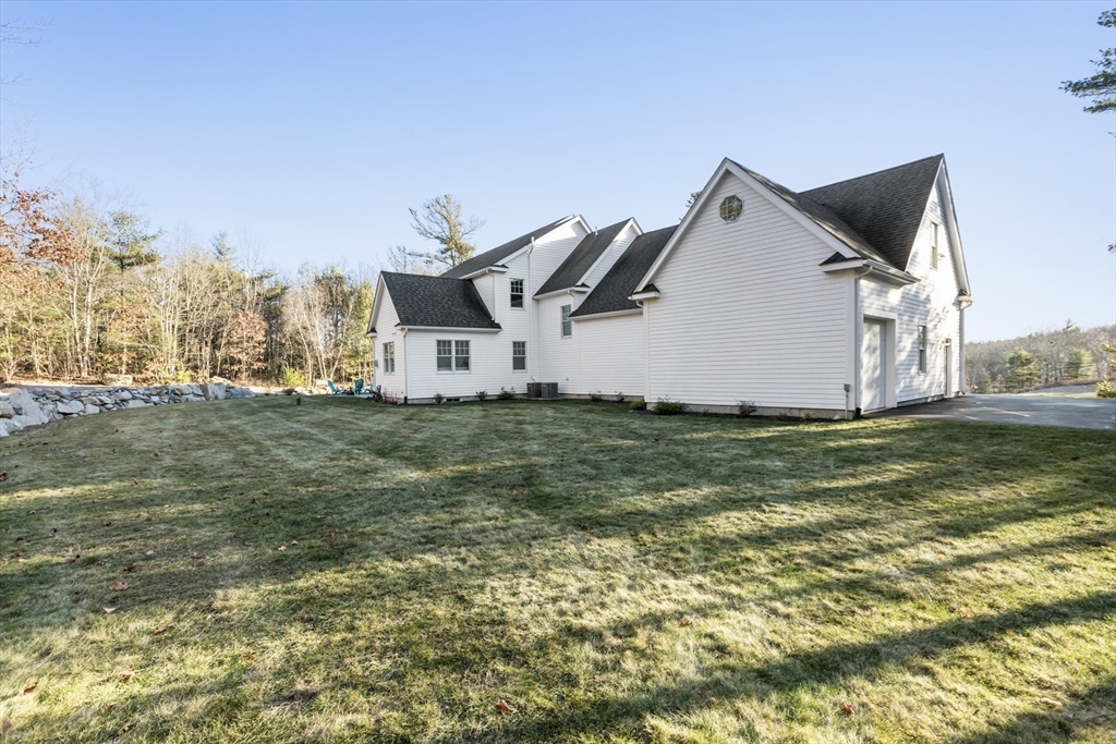 36 Field Circle Wrentham, MA 02093 - Photo 7 of 42