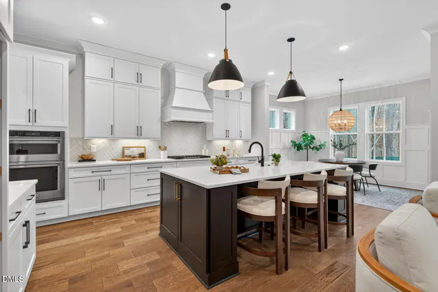 $1,175,000 | 122 Sanderway Drive, Chapel Hill, NC 27516