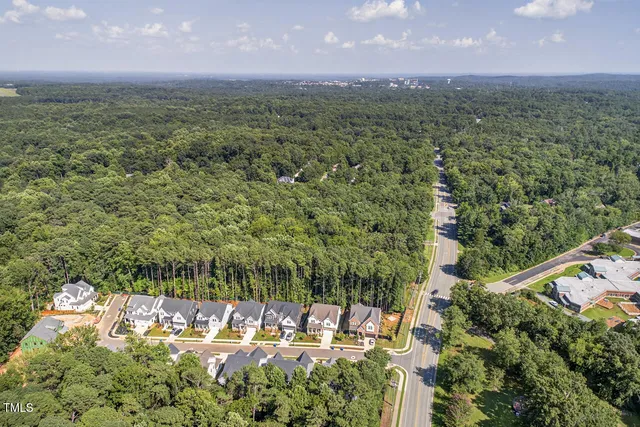 $1,250,000 | 122 Sanderway Drive, Chapel Hill, NC 27516