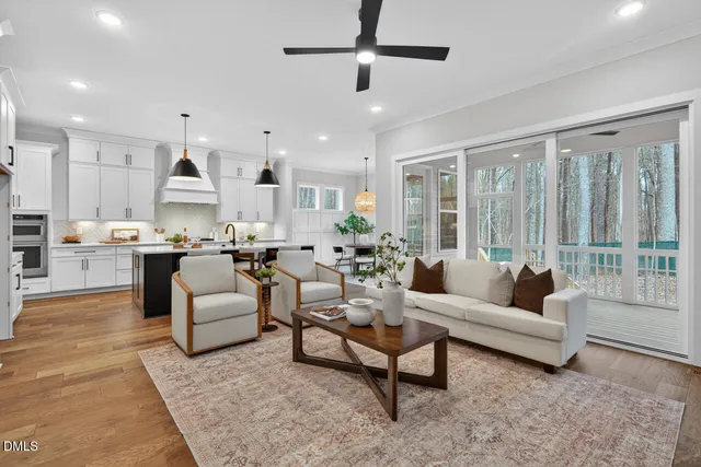 $1,175,000 | 122 Sanderway Drive, Chapel Hill, NC 27516